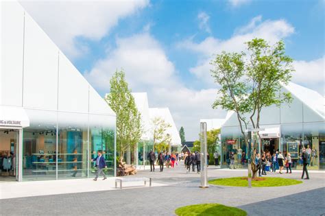 the village outlet|liste magasins villefontaine the village.